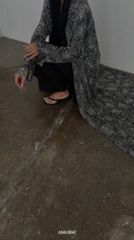 Between shades - Image 2